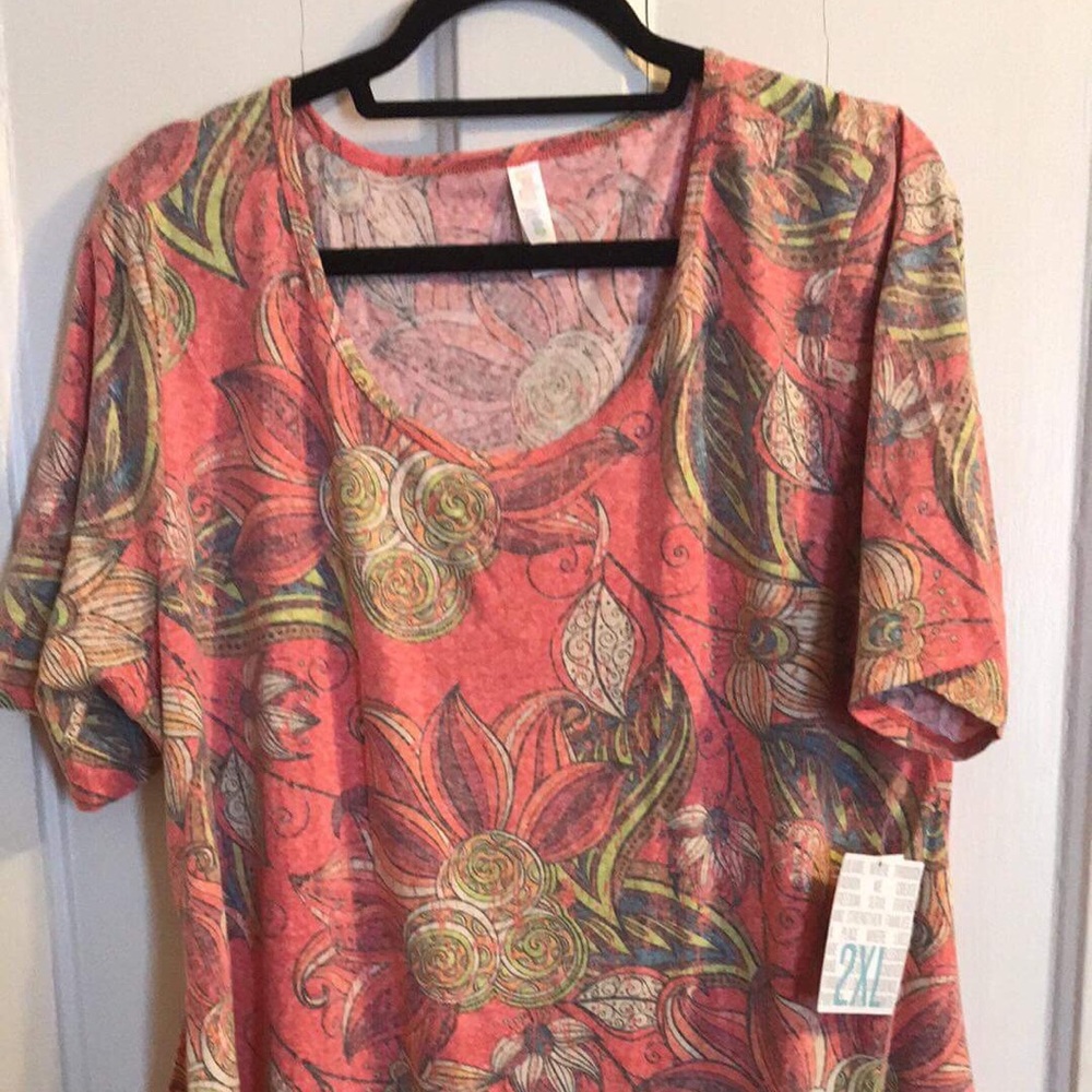 LuLaRoe 2XL Sarah print Perfect T